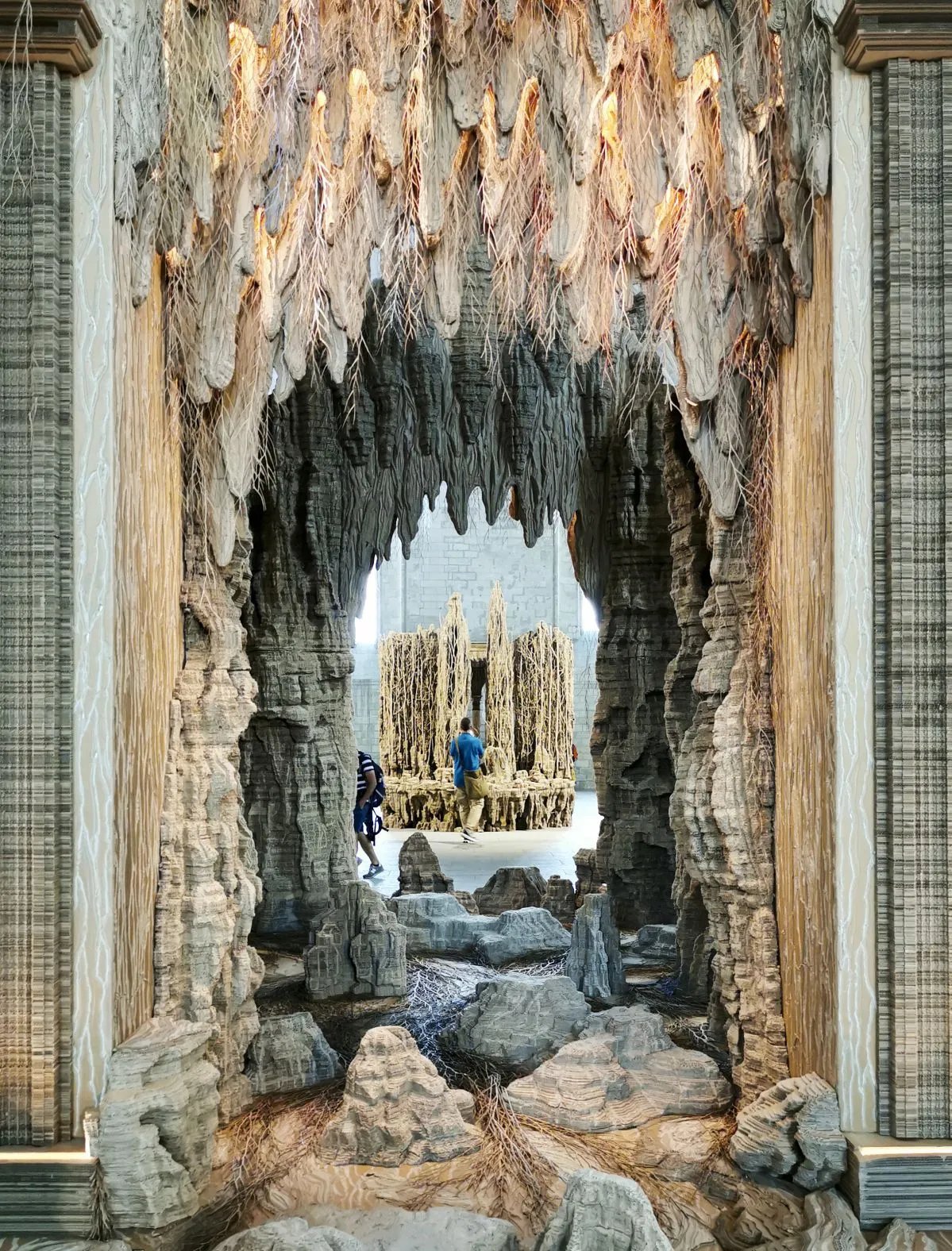 Eva Jospin – Nymphées, 2022 – Palazzo – Grande Chapelle du Palais des Papes – Avignon