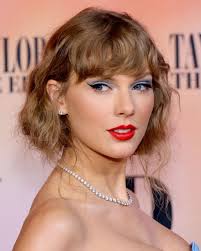 Taylor Swift se pomponne... et se fait inviter !