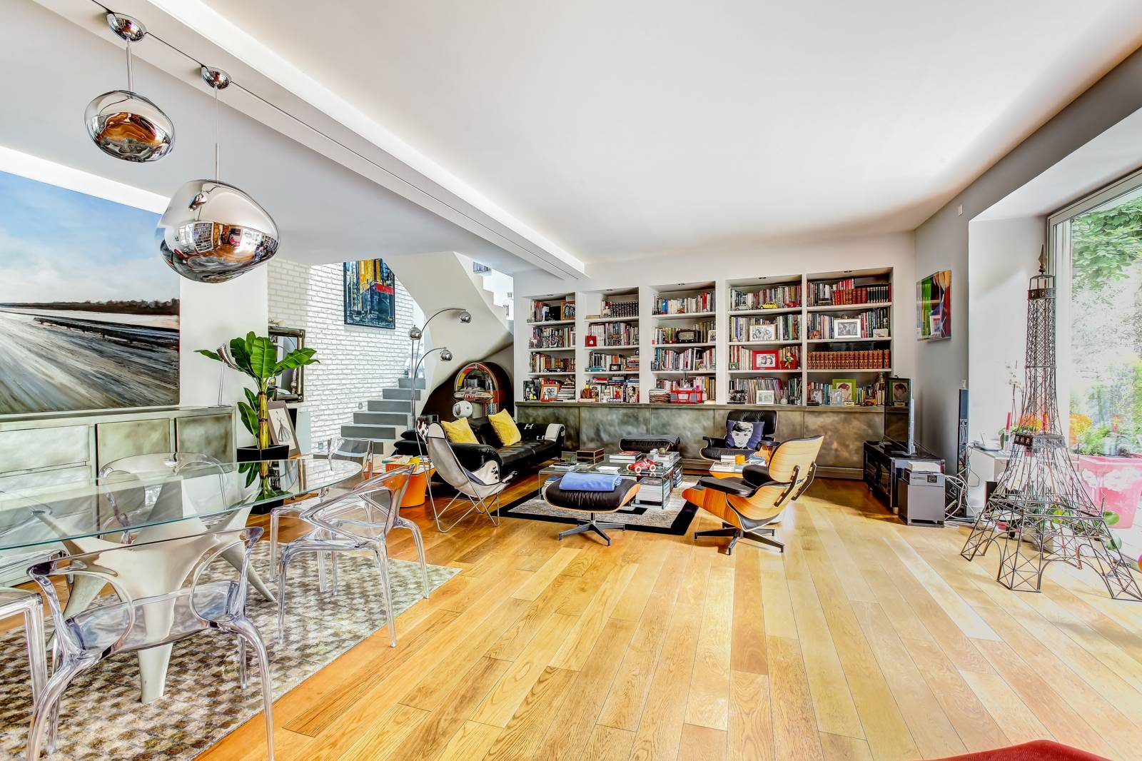 Vivre avec vos collègues dans une grande coloc qui mélange vie pro et perso, ça vous botte ?