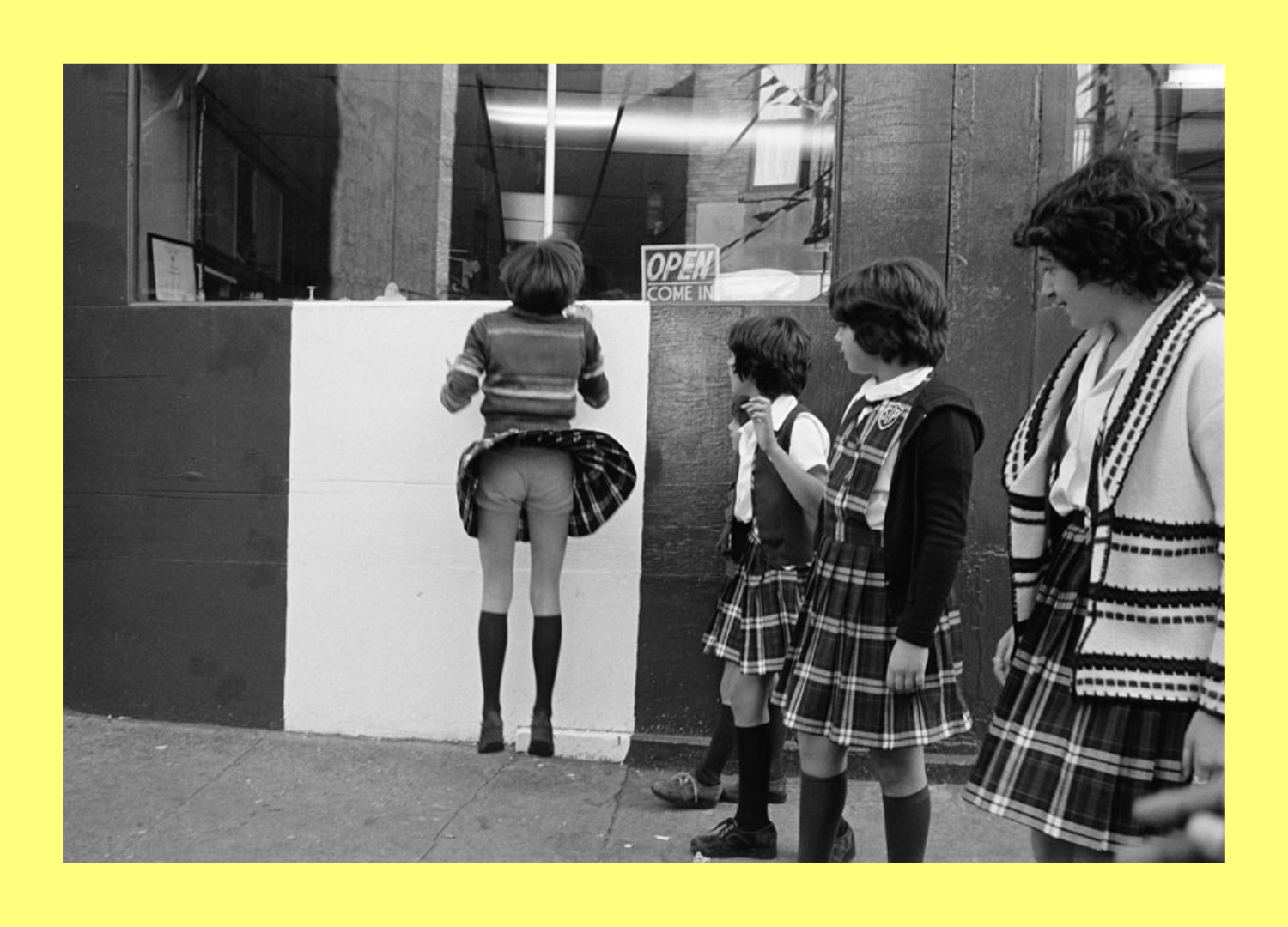 Prince street girls © Susan Meiselas