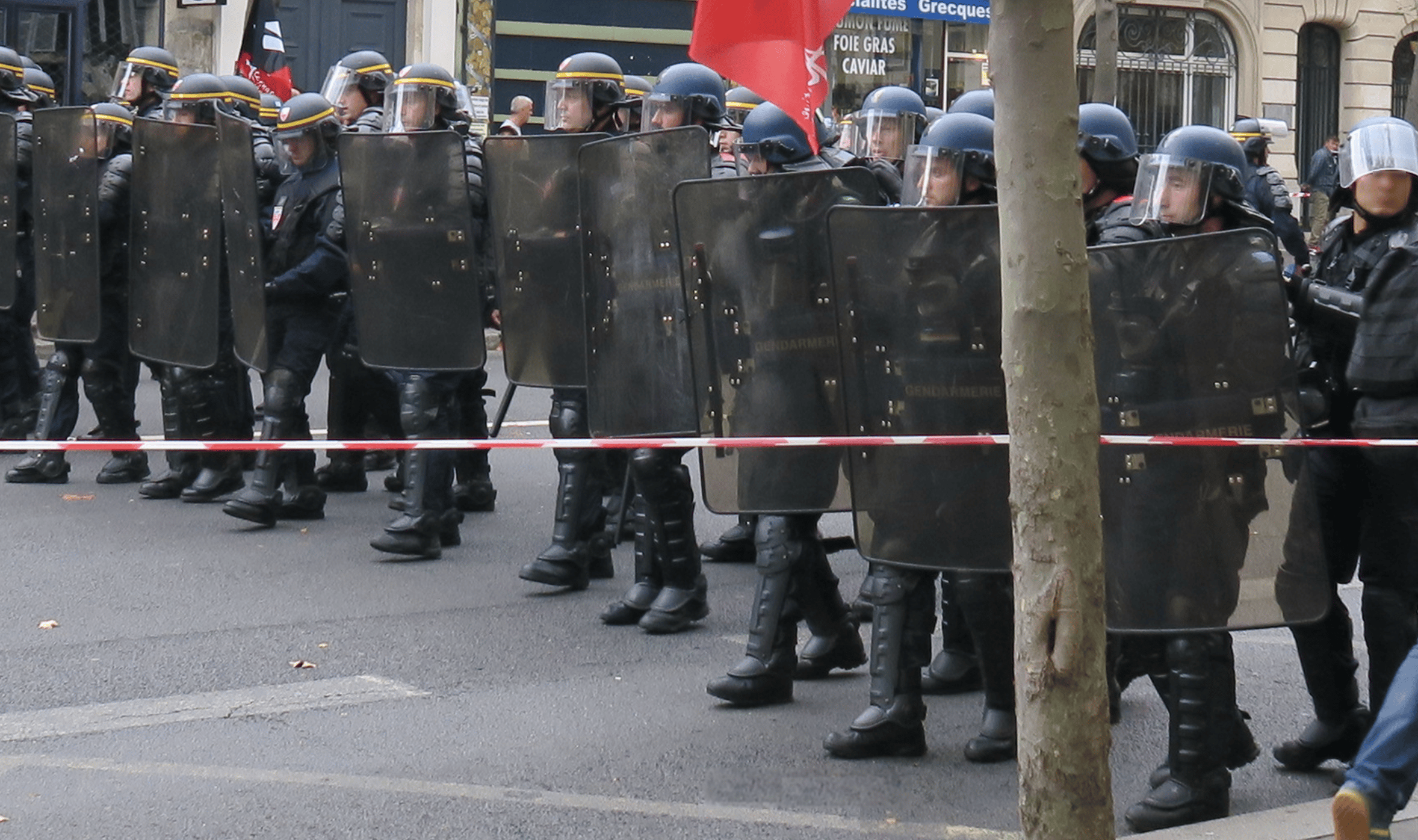 Ils sont les soldats de la force légitime de la loi...