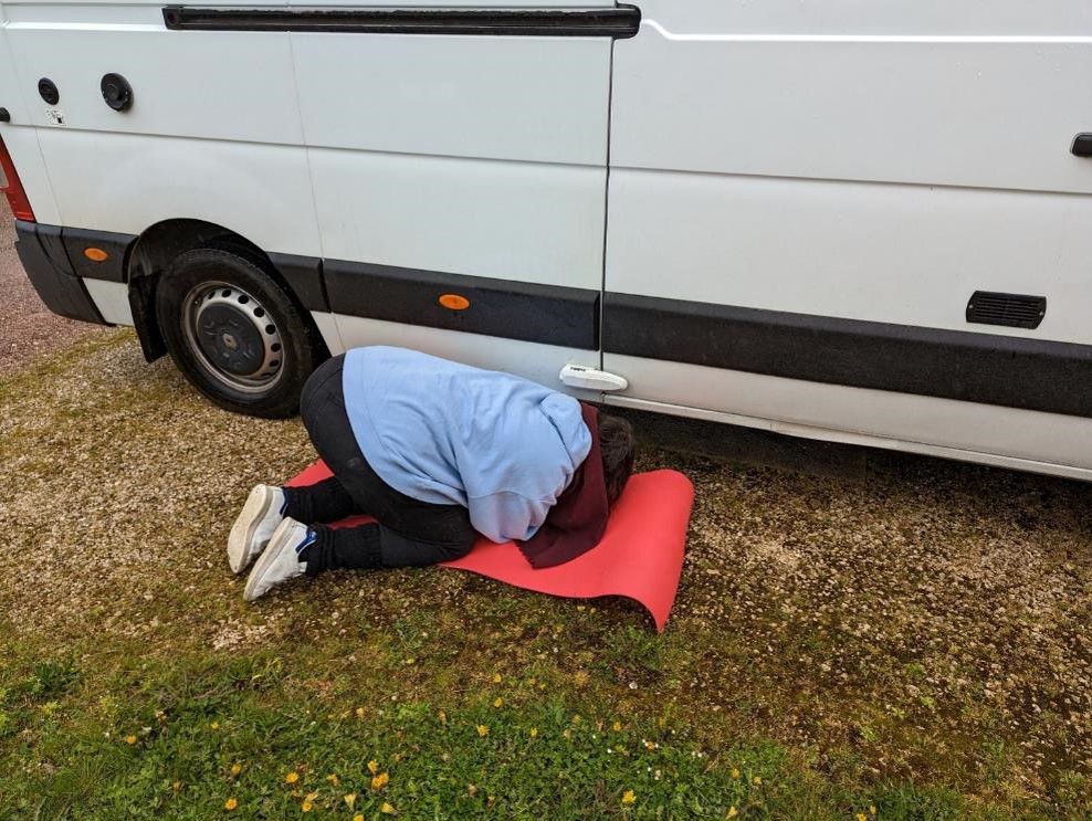 Clélia s'occupe des eaux grises.