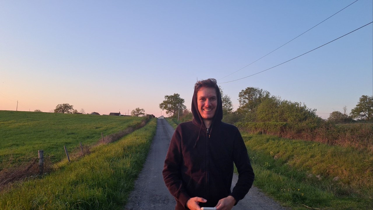 Quand je suis content, je souris.