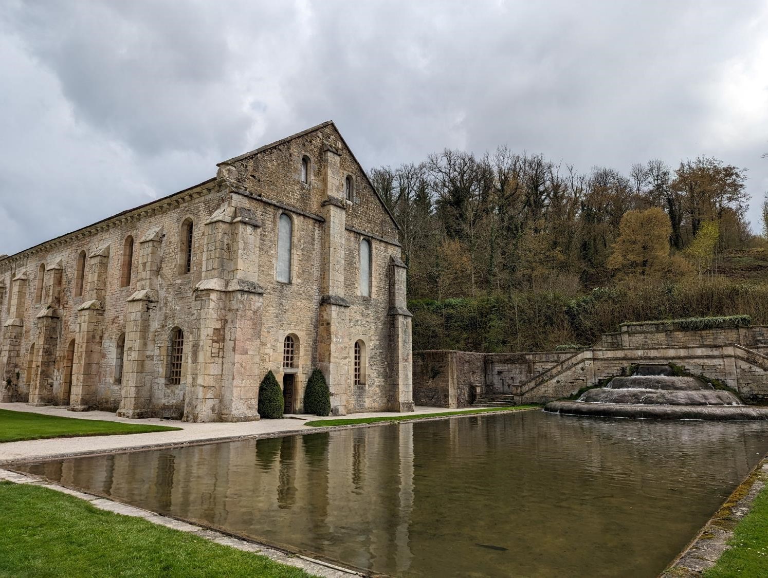 La forge. Parce que comme dit l’adage, c’est en forgeant qu’on devient prêtre.