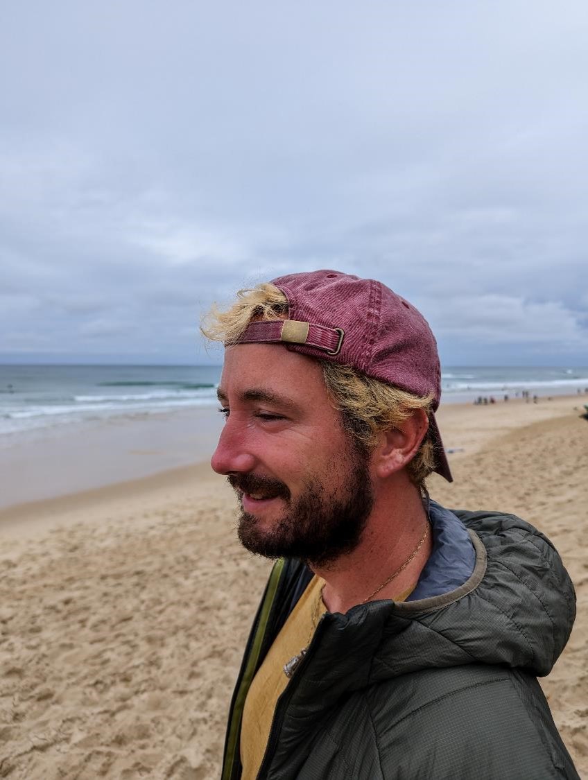 Alex, ami à la ville comme à la plage.