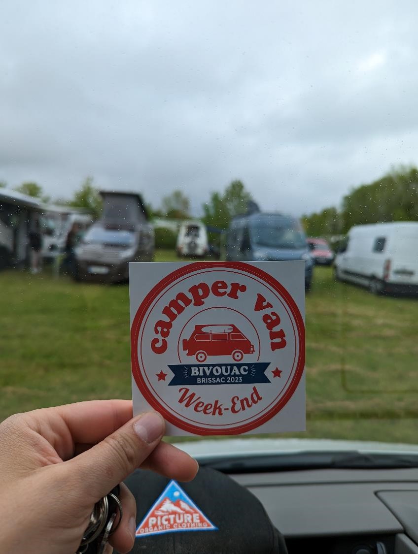 On se sédentarise quelques jours avec d’autres nomades.