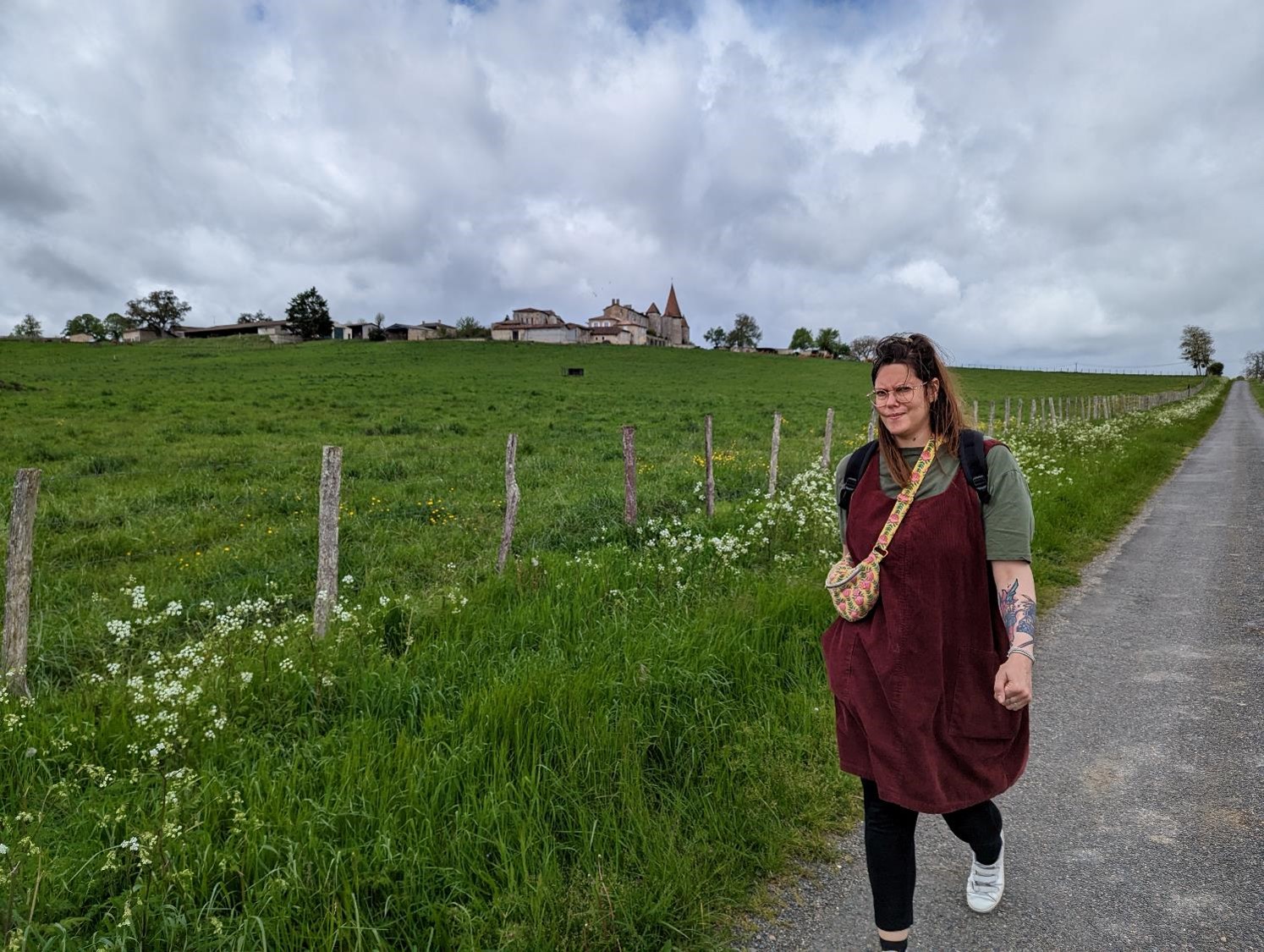 Petit tour de pâté de château et Clélia qui fait la moue.