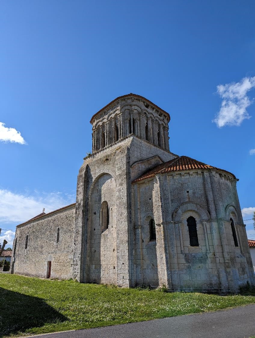 Jolie petite église dans un bled paumé.