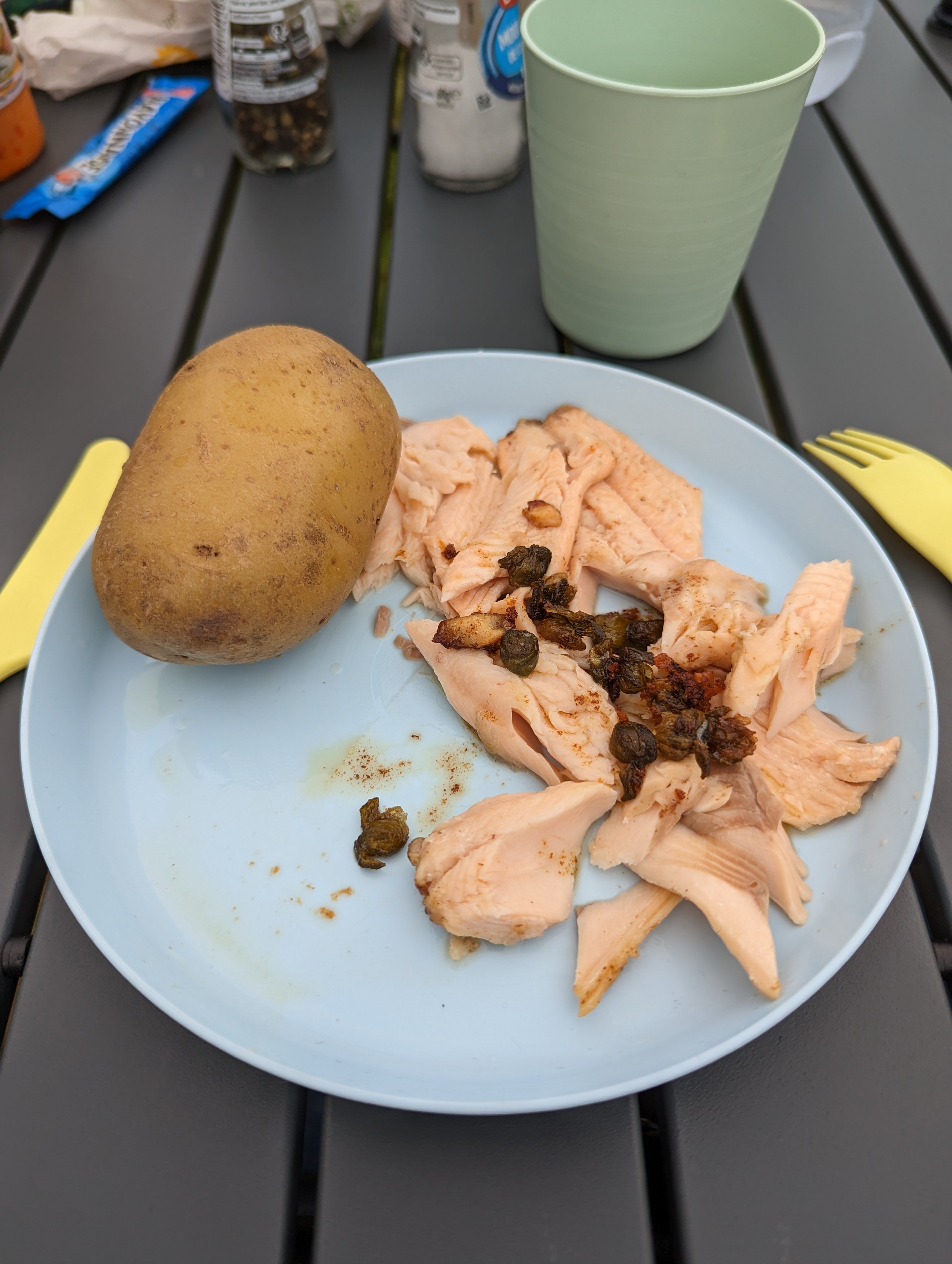 Le diner, au goût inversement proportionnel à sa présentation dans notre vaisselle Ikea.