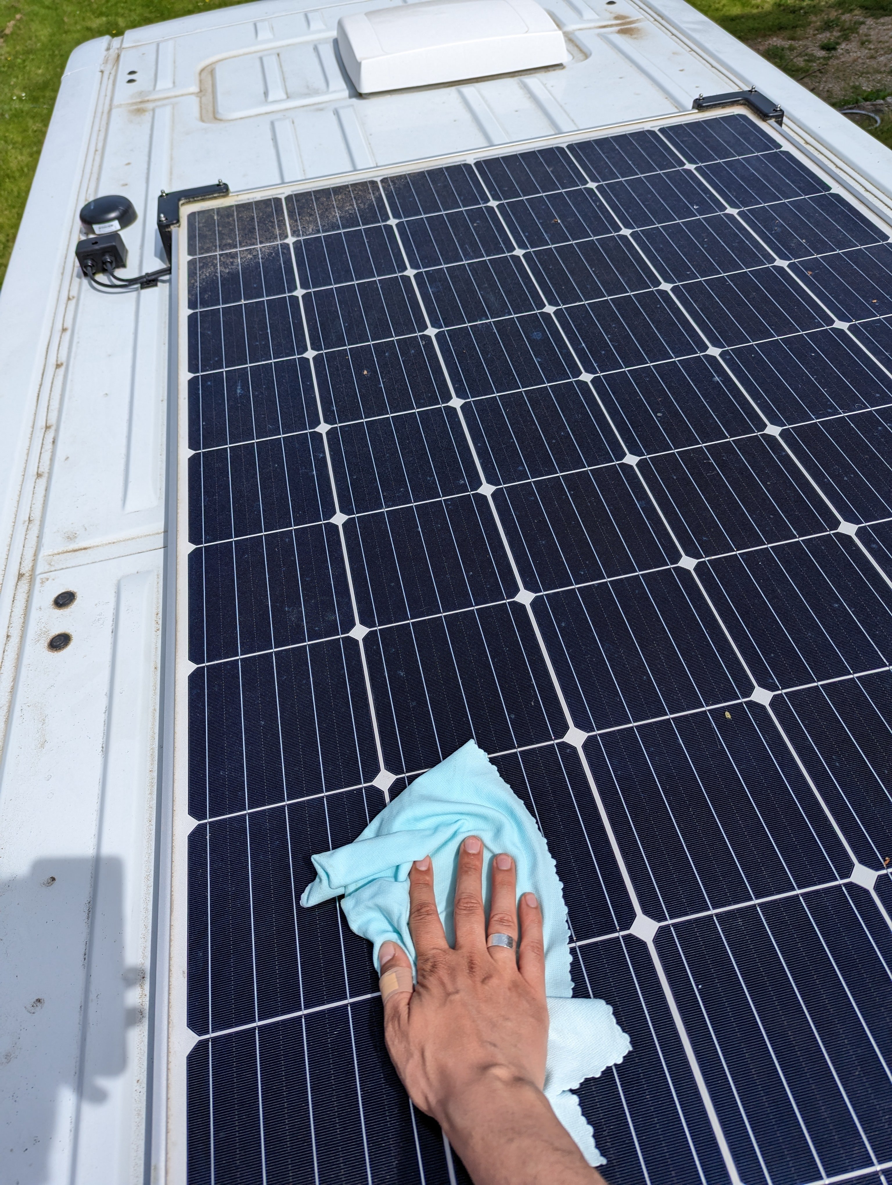 Nettoyer les panneaux solaires, un bon remède pour mon vertige.