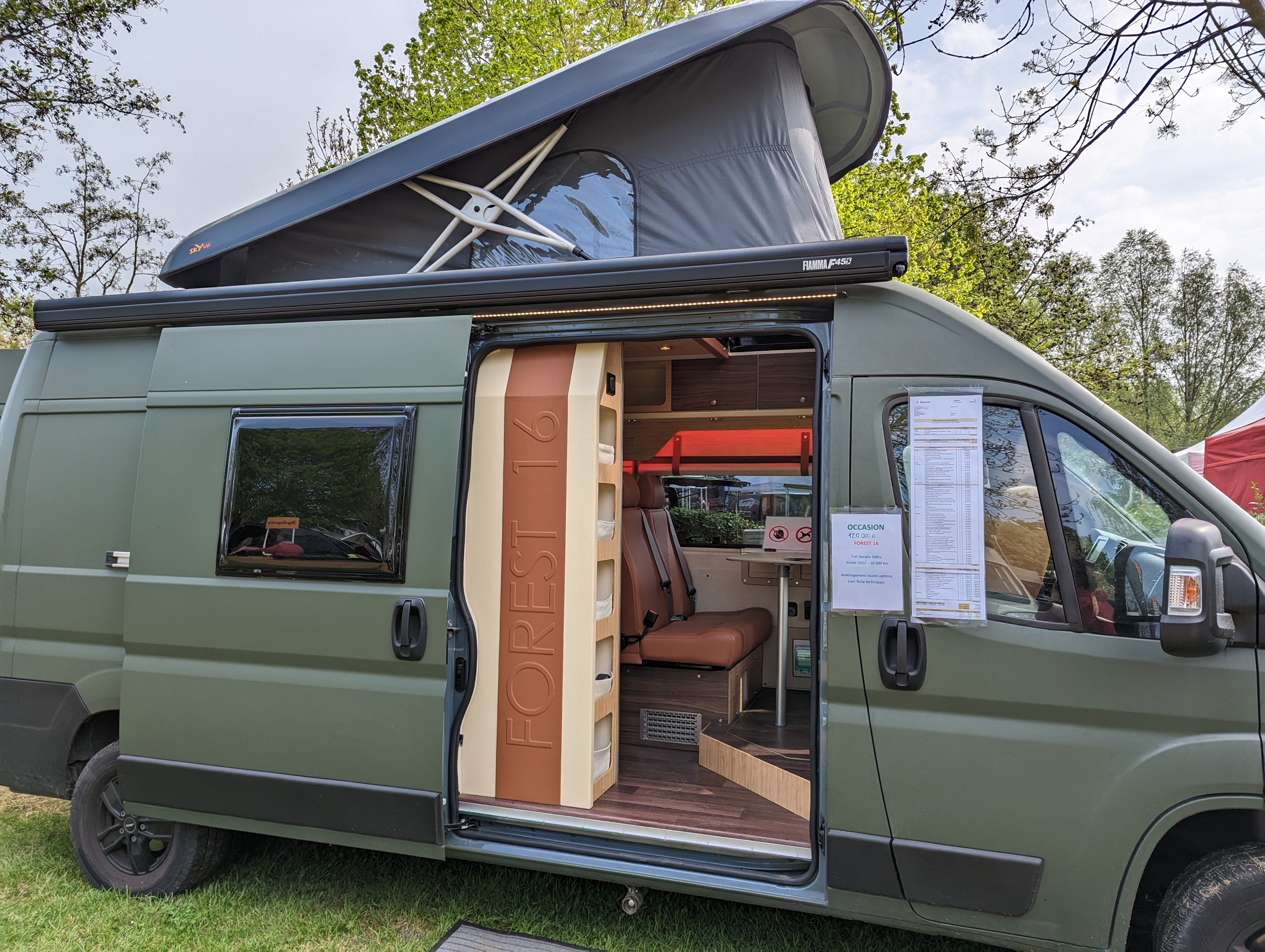 Bonjour giga van aménagé trop stylé. 120.000€. Au revoir.