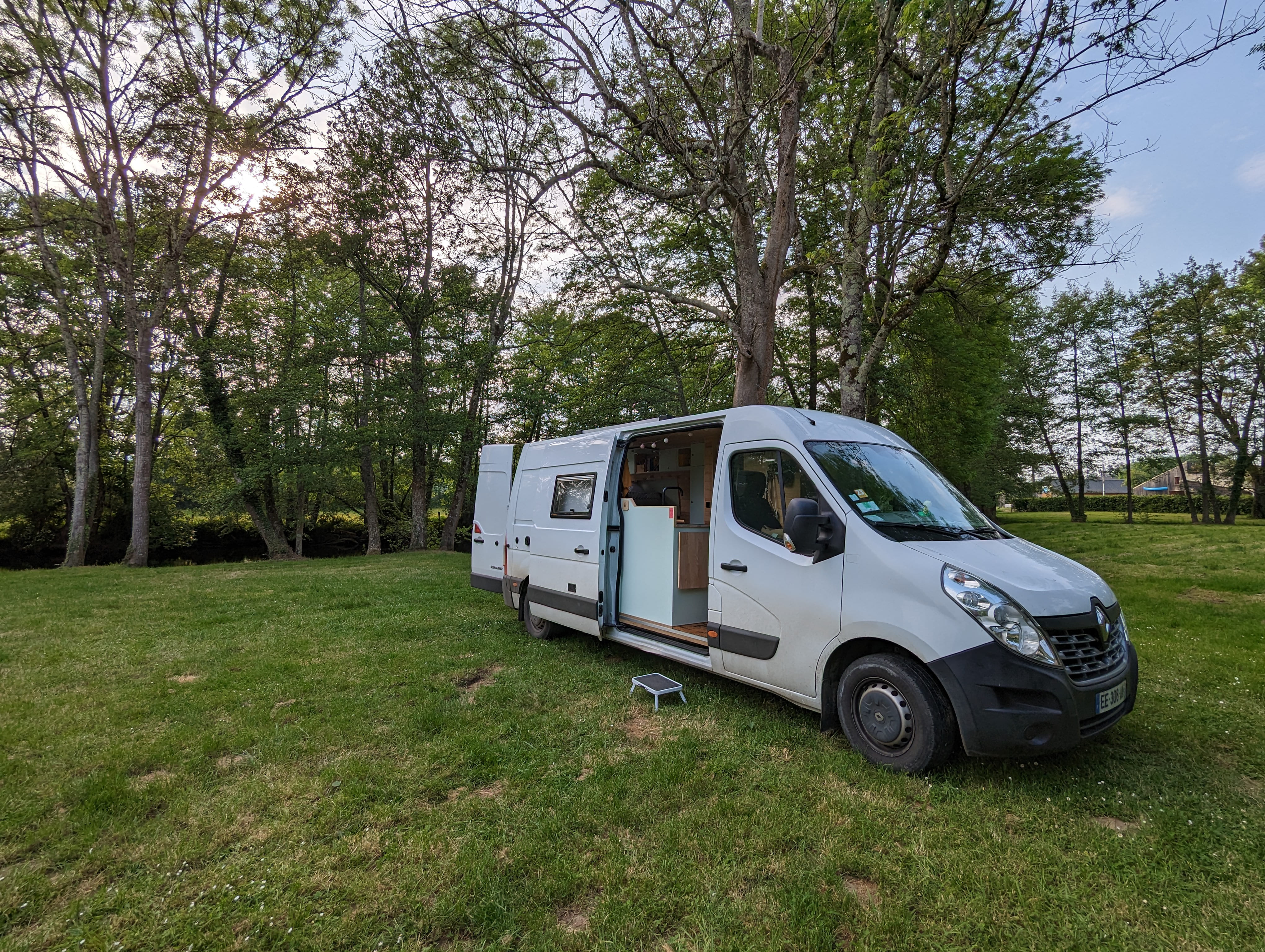 Côté face du camping.