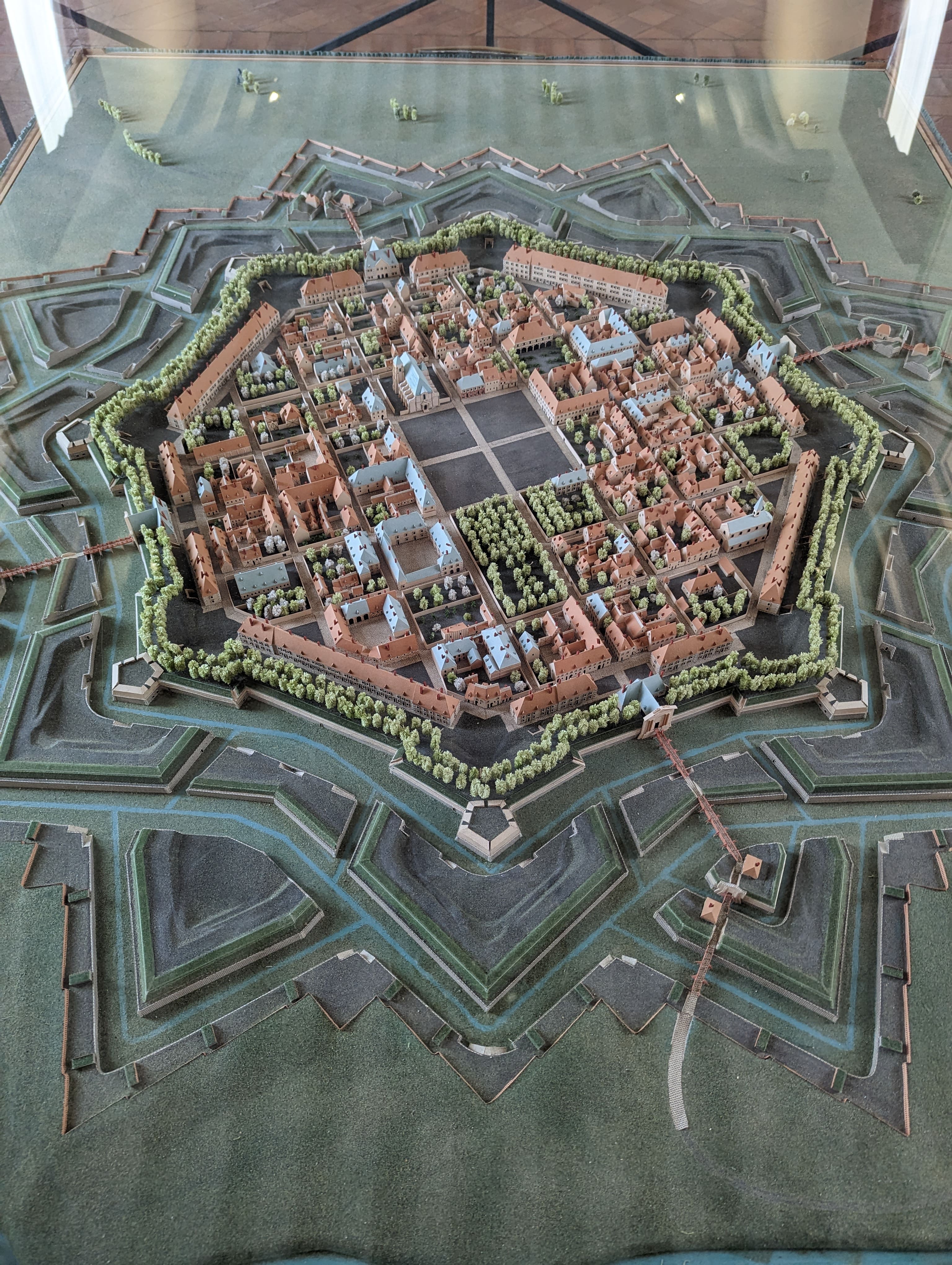 Voilààà. Il en avait du talent ce Vauban. Il s’est un peu inspiré de quelques trucs italiens mais dans l’ensemble, il a pas mal innové.