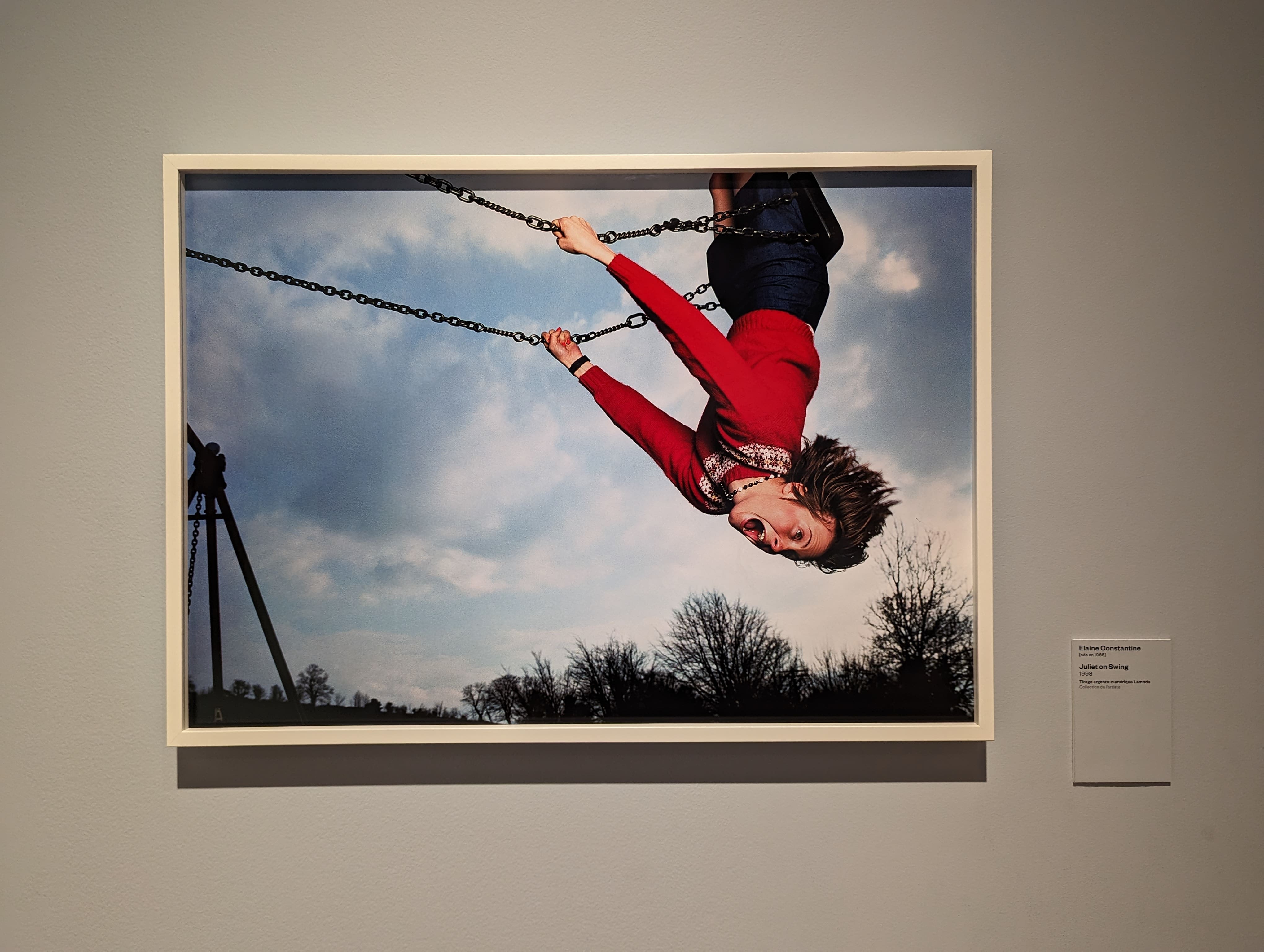« Juliet on Swing » d’Elaine Constantine.