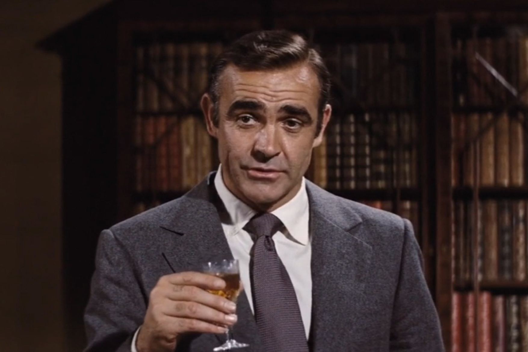 « Une mission pour aller voler le secret d’une boisson ? Je suis volontaire. C’est du…thé ? Attendez, je viens de me souvenir, j’ai un autre truc. »