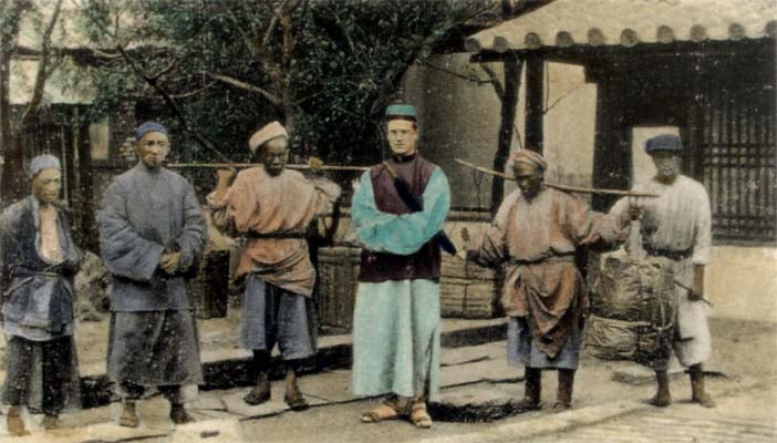 « Pas mal au-delà de la Grande Muraille, en fait. »