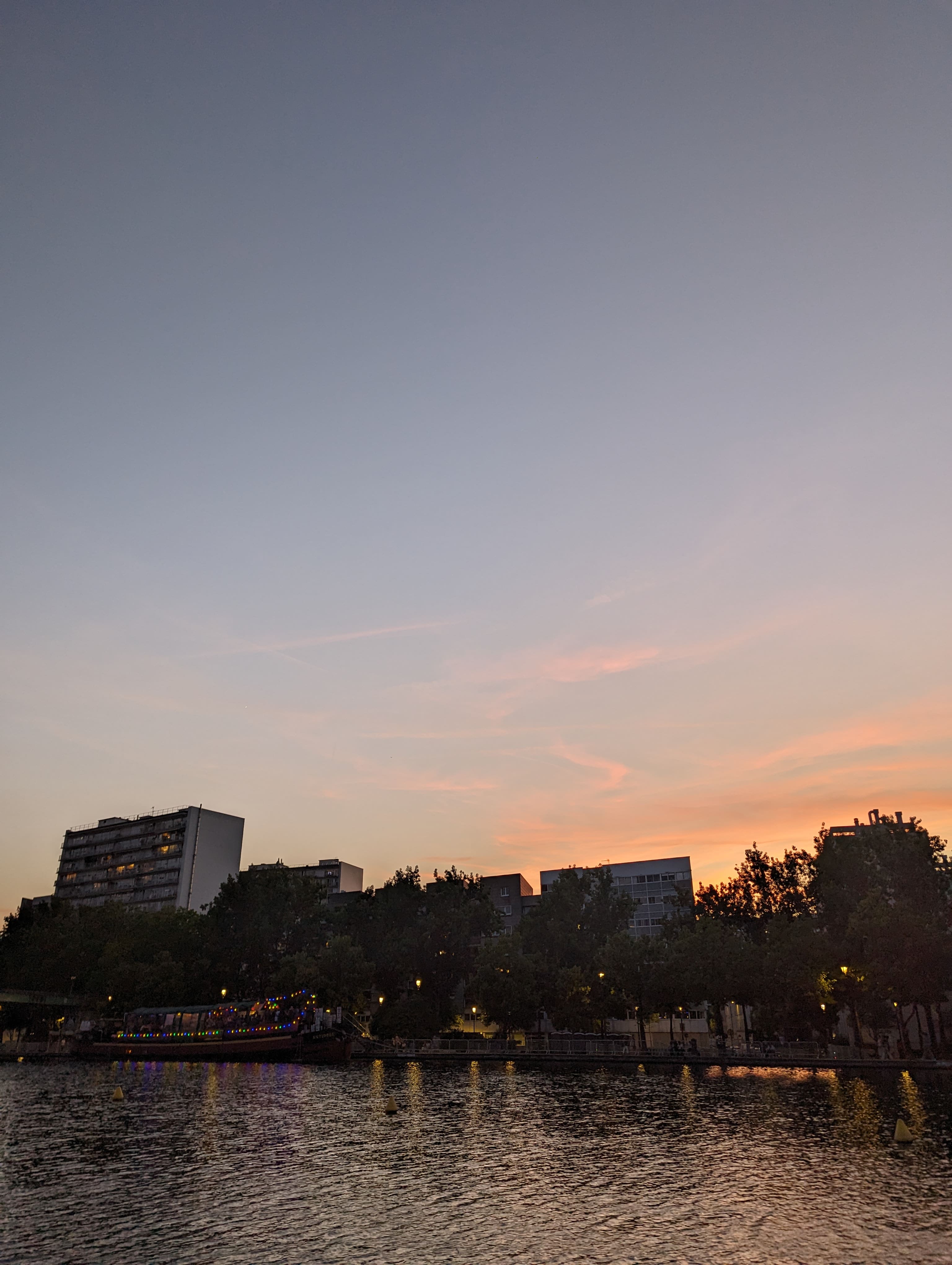 Coucher de soleil sur le canal de l'Ourcq