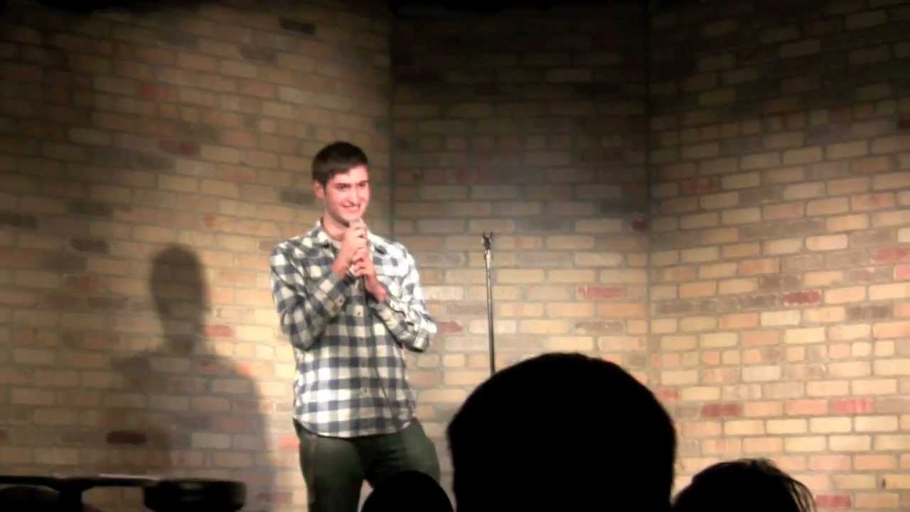 « C’est pas facile de les repérer en anglais. Ils se cachent a lot. »