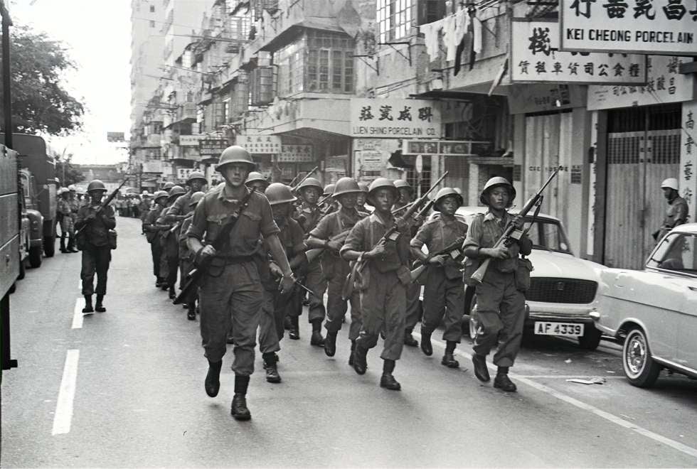 Patrouille dans les rues de Kowloon