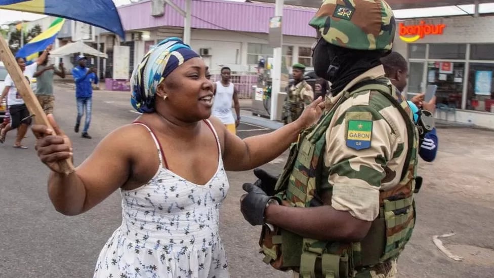 Célébration de la chute d'Ali Bongo dans les rues de Libreville, la capitale du Gabon. (Photo: Reuters)