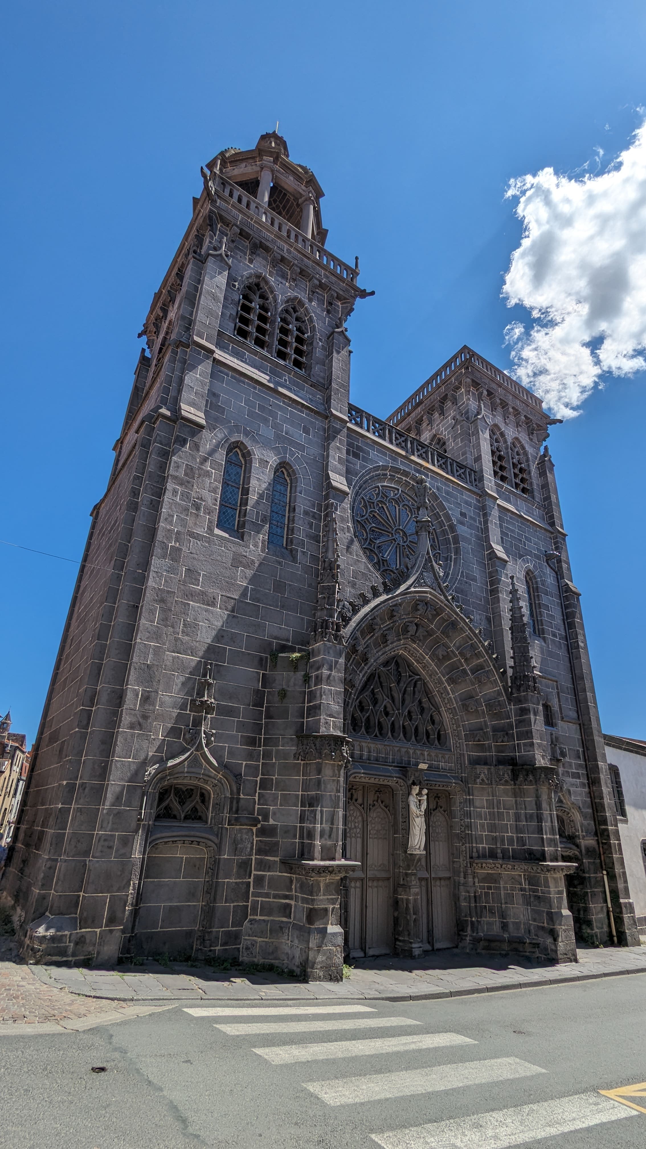 L'Eglise Notre-Dame du Marturet de Riom (à l'intérieur, petite ambiance vampires)