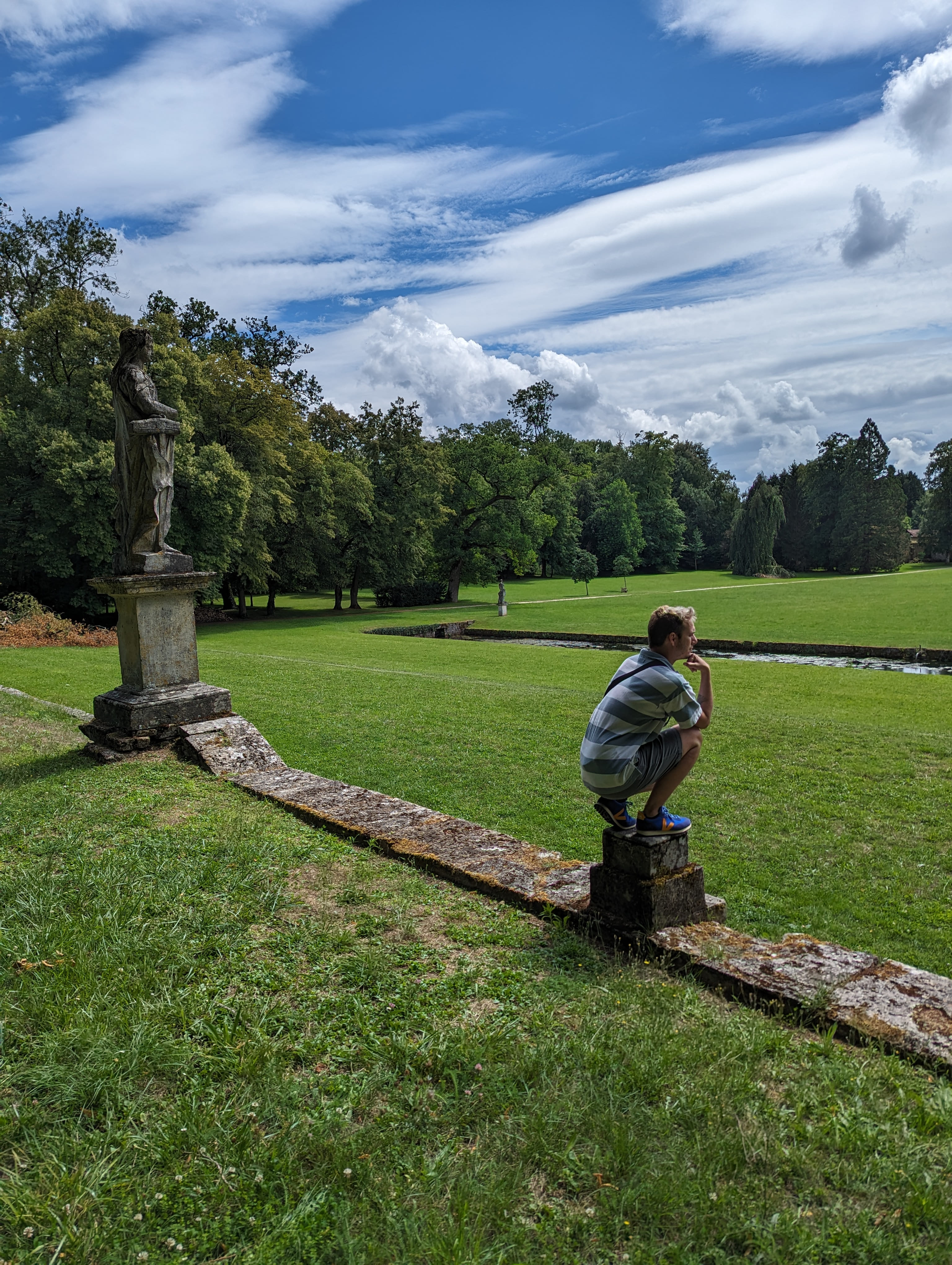 Une statue sans stature