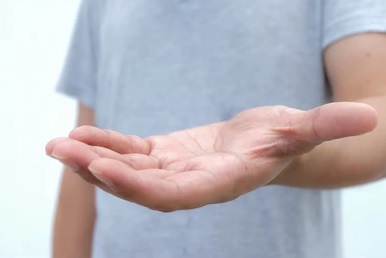 «&nbsp;Vous allez rire, j’ai besoin de liquide.&nbsp;»