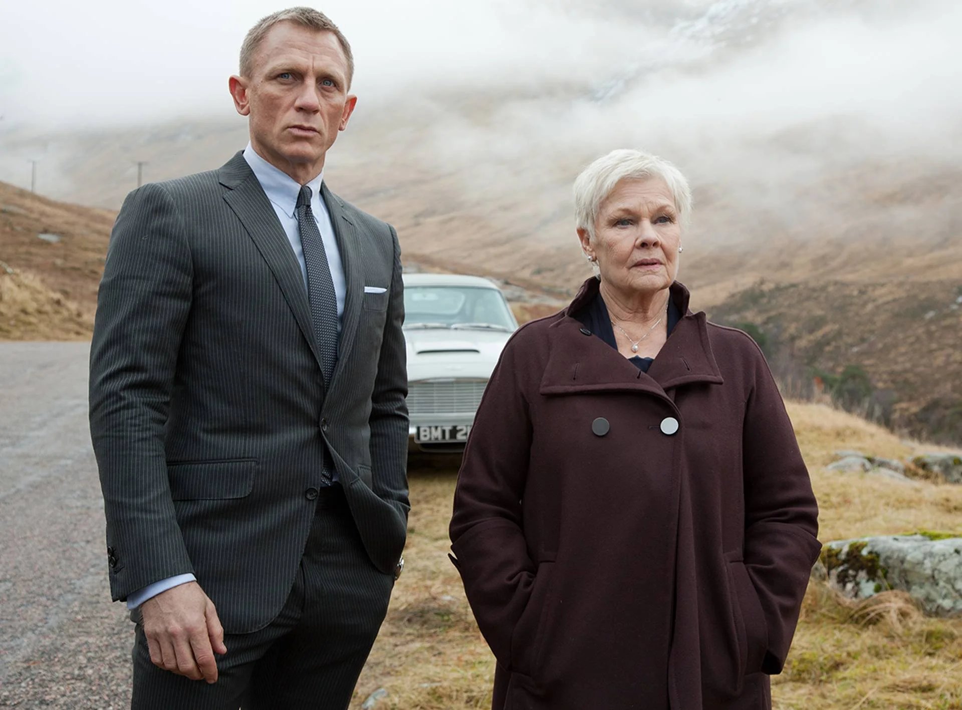 Judi Dench, la patronne de Daniel Craig, alias Bond, James Bond.