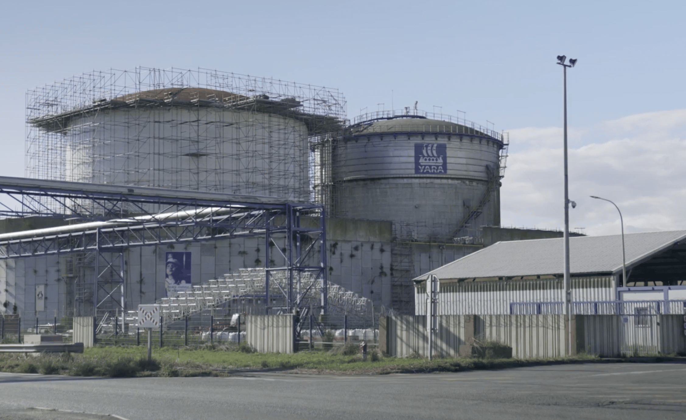 L'usine Yara, située à Montoir-de-Bretagne, produit de l'ammonitrate en grande quantité. (photo Vakita)