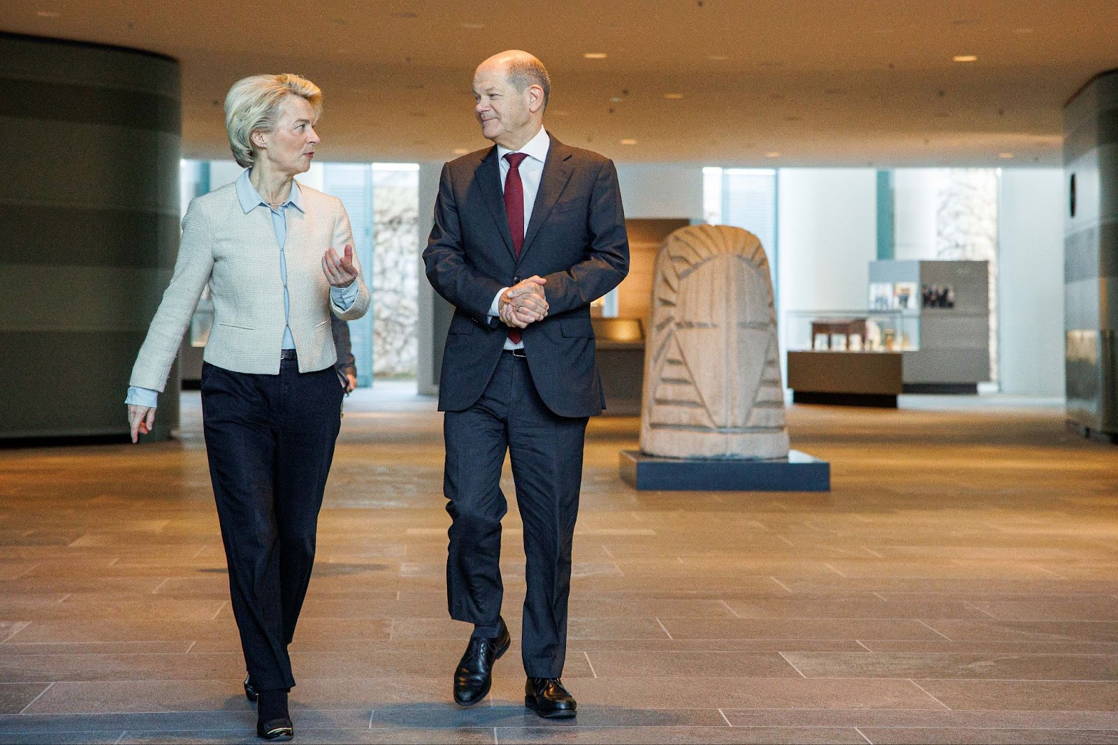Ursula von der Leyen, présidente de la Commission européenne et Olaf Scholz, chancelier allemand © Commission européenne