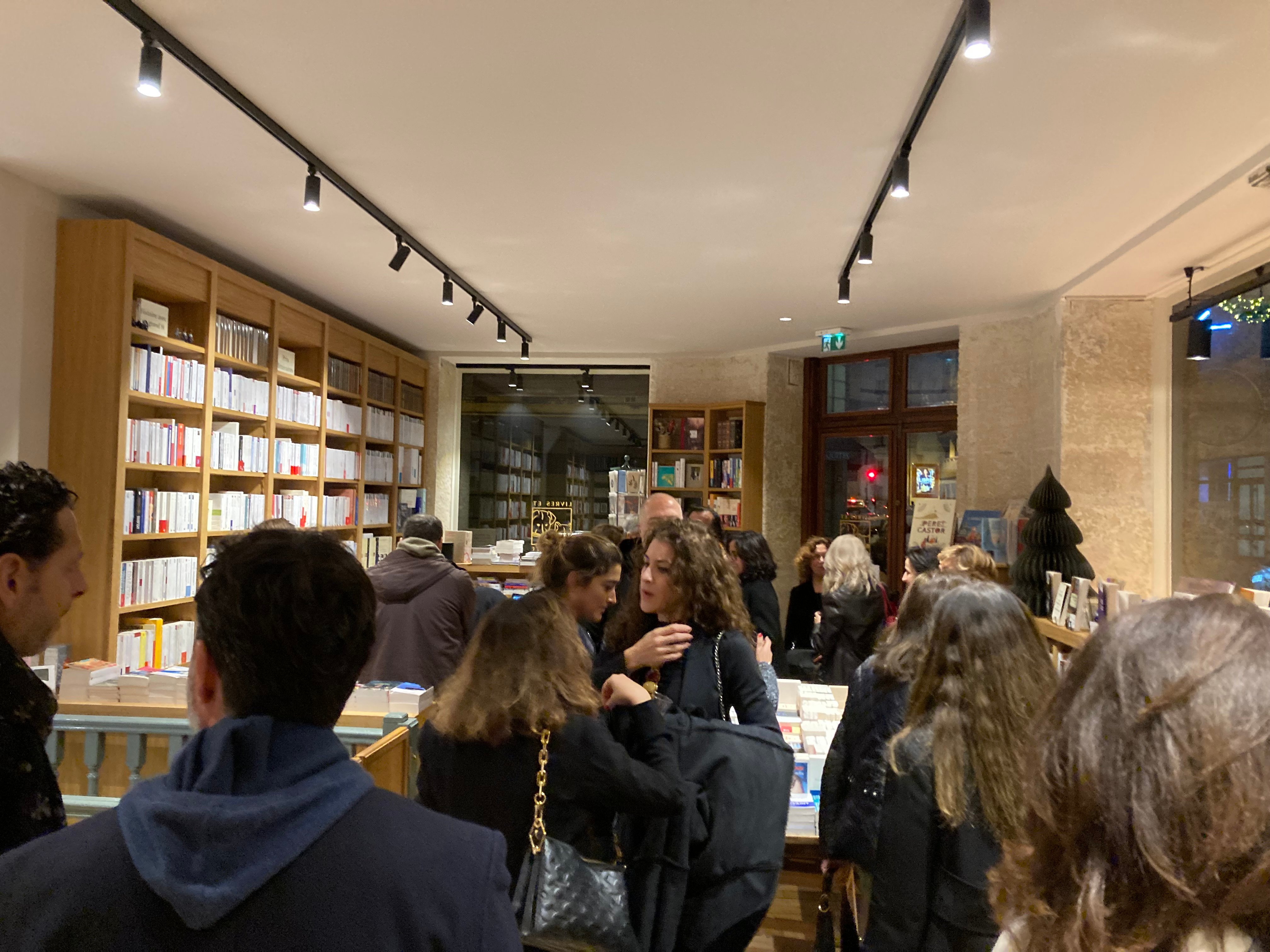 La librairie Livres et Parlottes, 25 rue de la Tour 75016 Paris, le 12 décembre dernier.