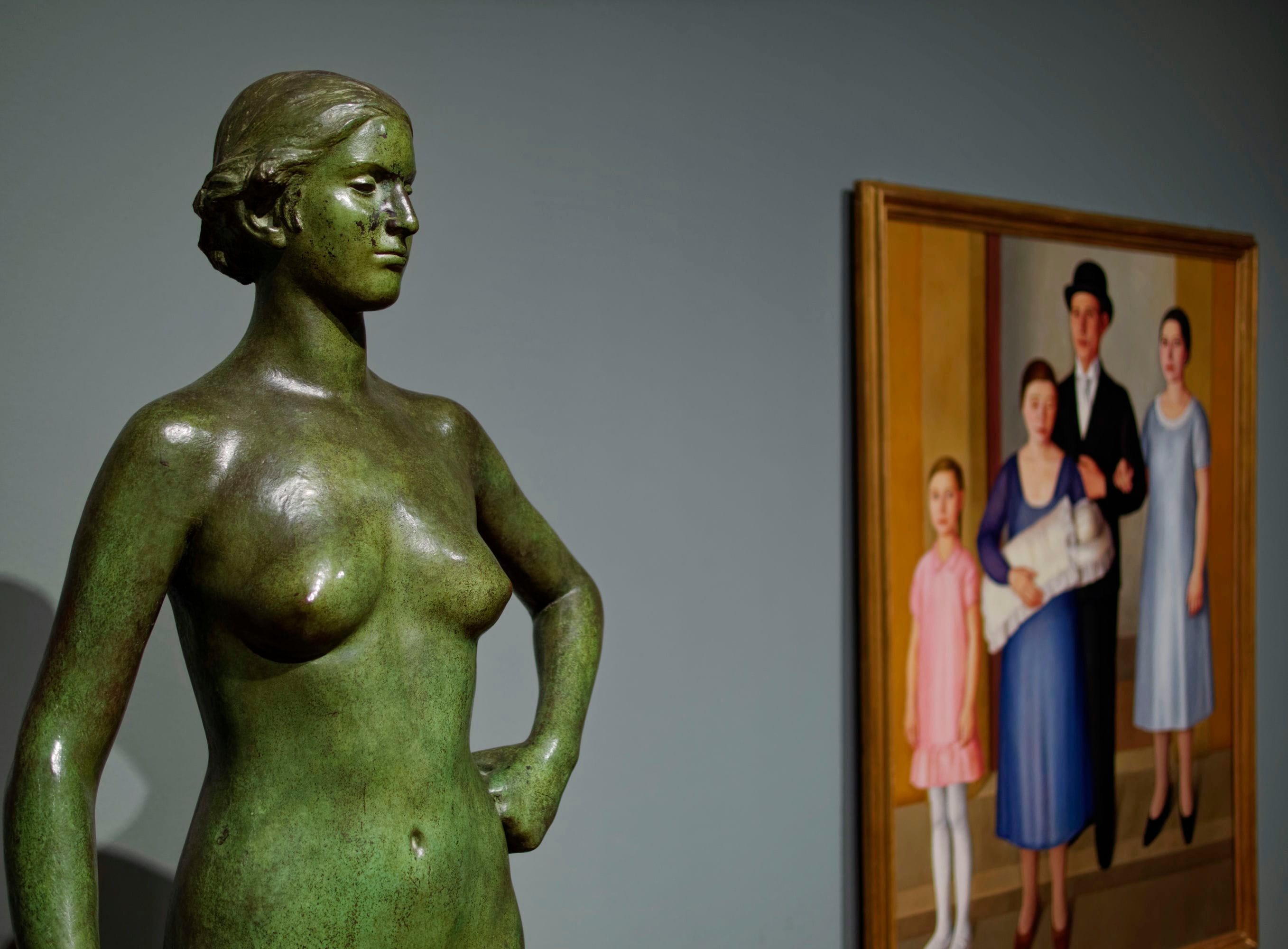 Une relation intéressante entre ces deux œuvres (tableau : Antonio Donghi, Battesimo, 1930)