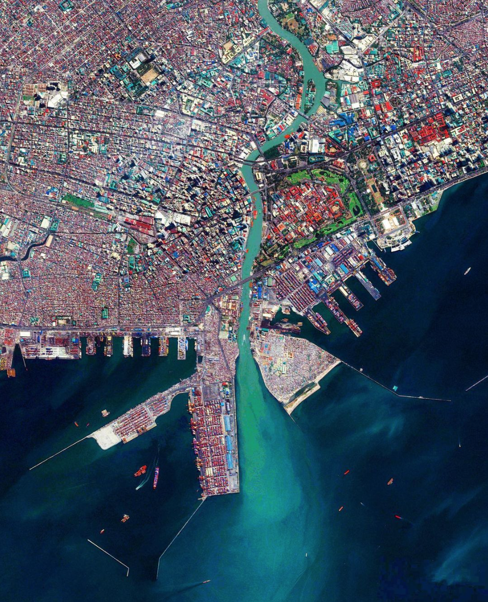 Port de Manille - Crédit Instagram Dailyoverview  Benjamin Grant - Source imagery @maxartechnologies