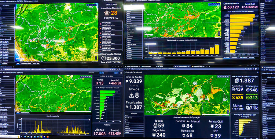 Au Brésil, les images satellites sont utilisées pour suivre en direct l’évolution de la déforestation en Amazonie // © Getty Images