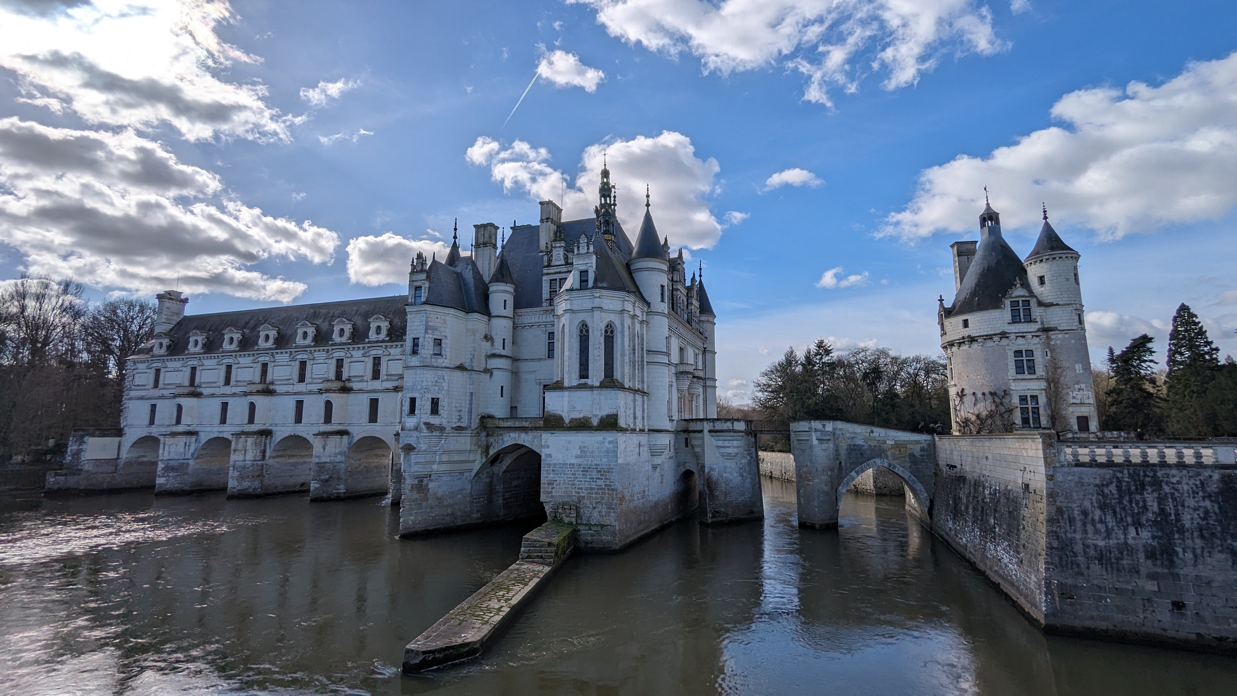 La vue de 3/4, forcément.