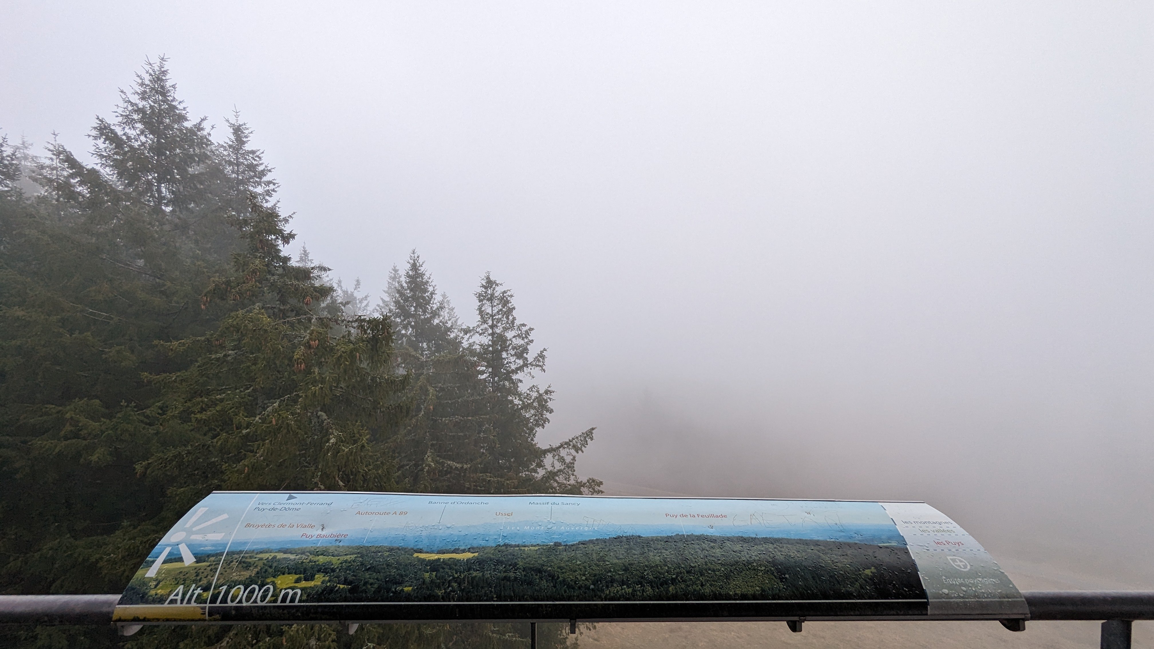 La vue panoramique depuis le Mont Bessou, point culminant du Limousin. SPLEN-DIDE.