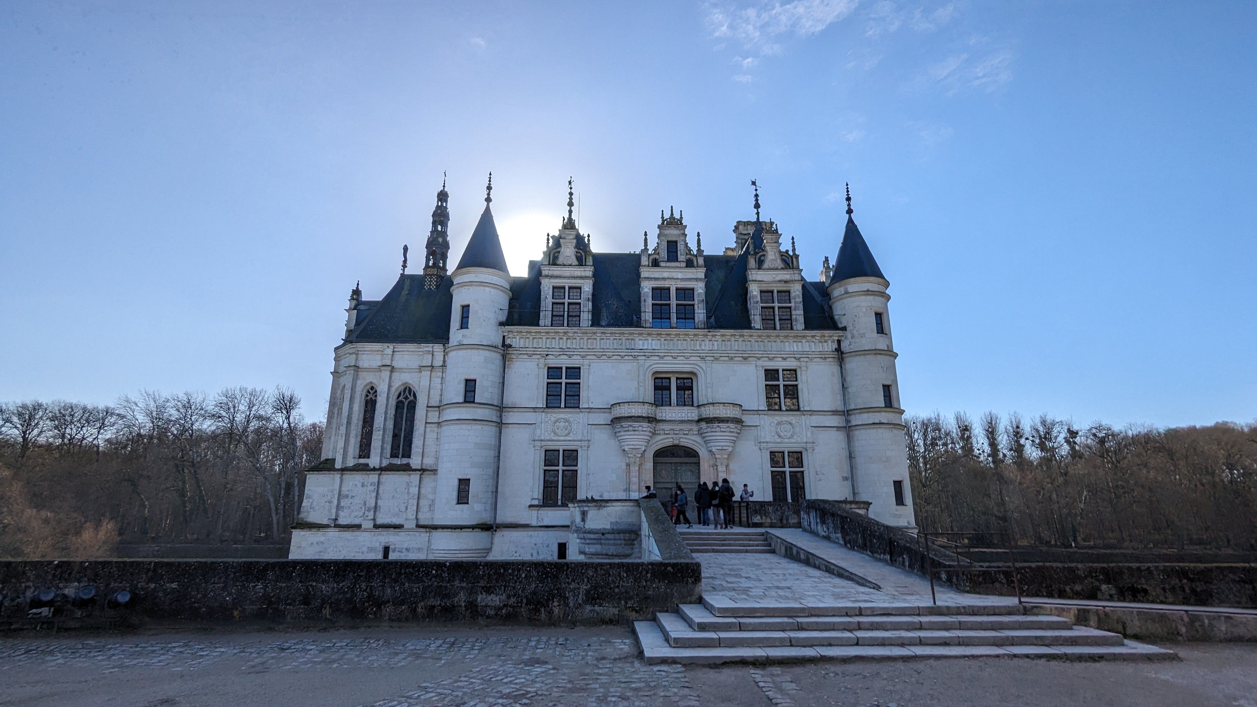 Ah ! Un château, ça nous avait manqué. Le troisième en "Ch"... Chenonceau !