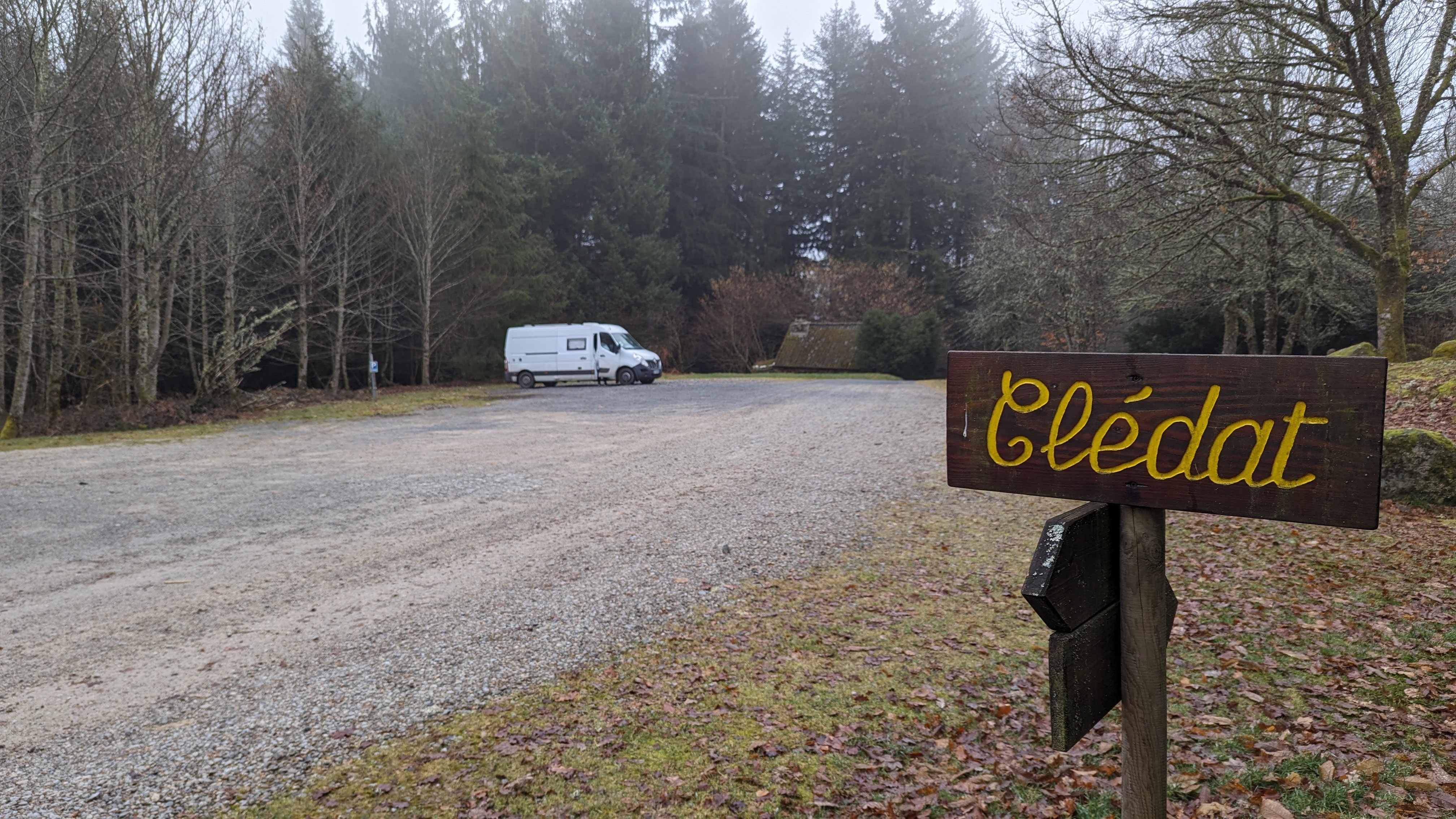 Clédat, au coeur de la Corrèze, vidé de ses habitants dans les années soixante suite à la mécanisation dans l'agriculture.