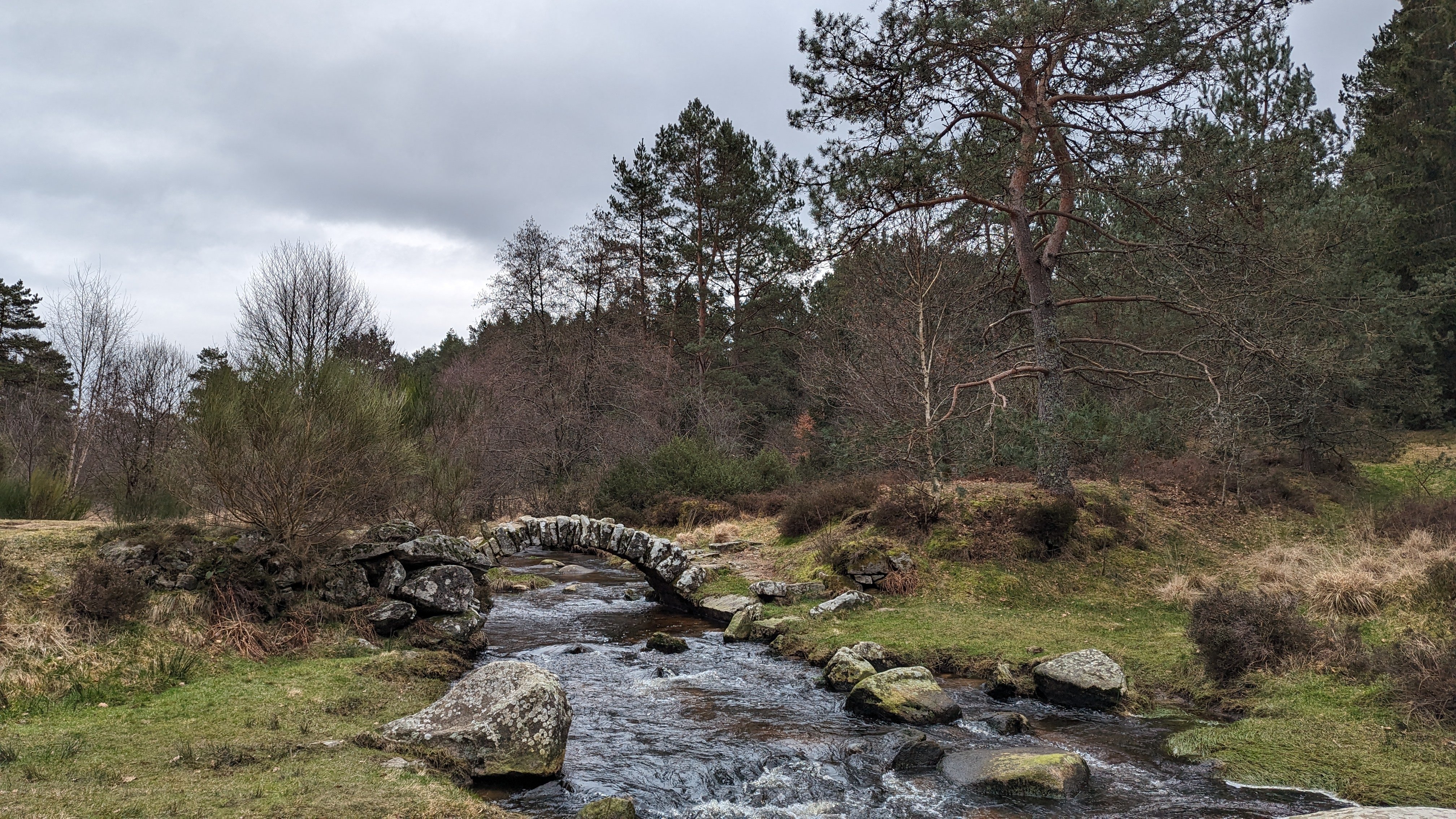 Un petit pont romain tout mignon du XVIIème siècle, classé monument historique !