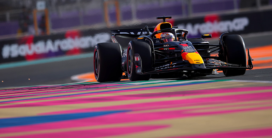 Max Verstappen dans ses œuvres sur la piste de Djeddah, en Arabie saoudite // © Getty