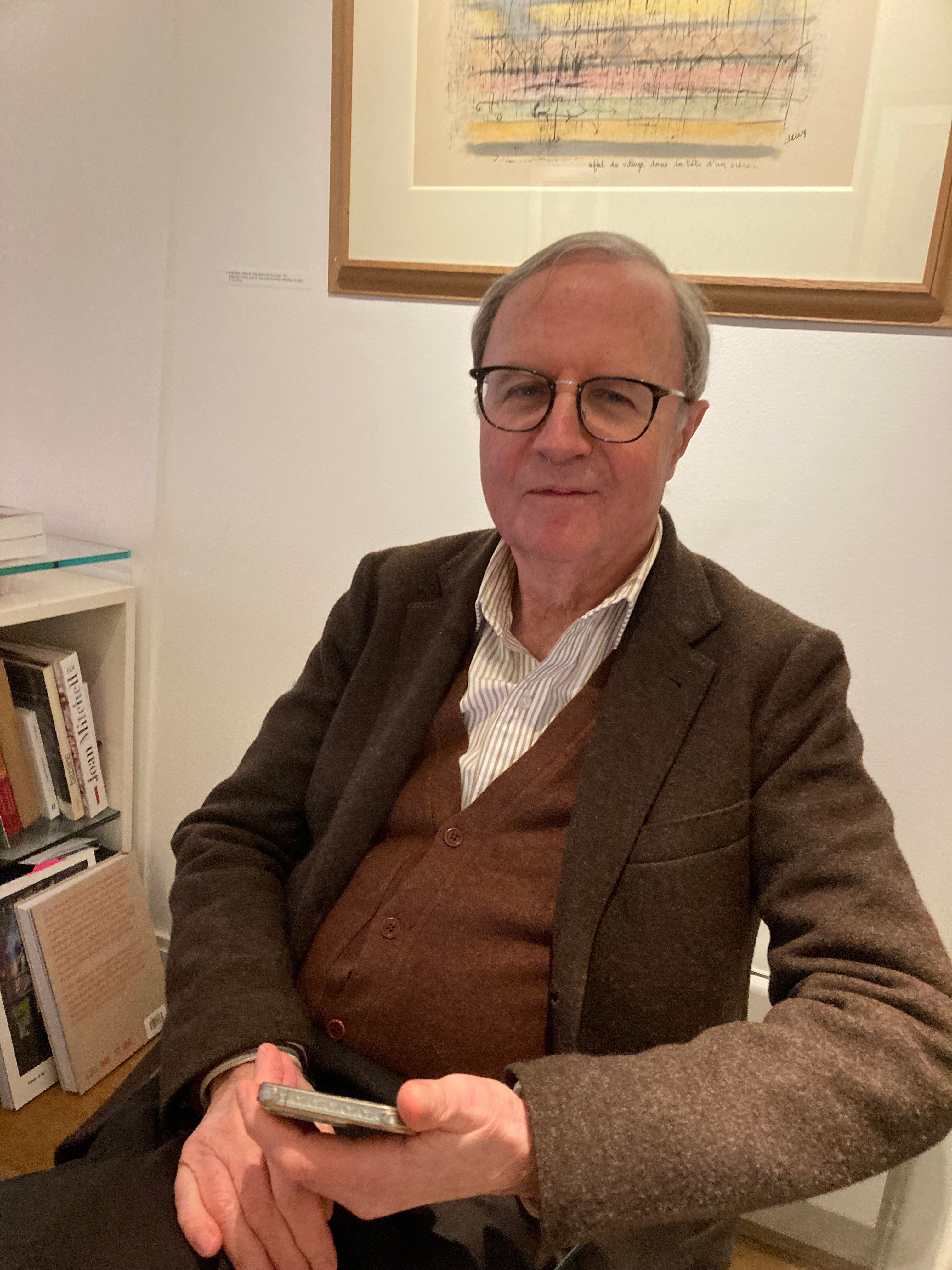 Alain Margaron dans sa galerie rue du Perche à Paris