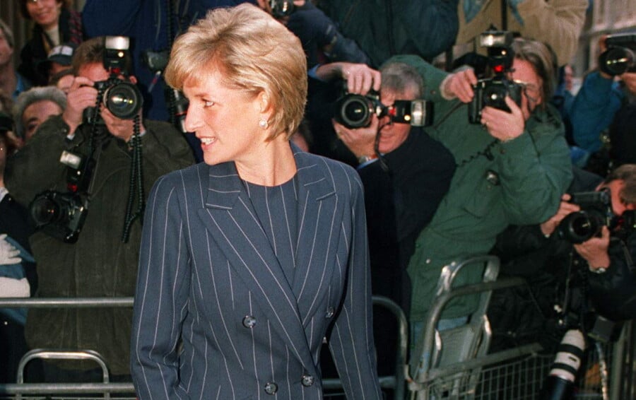 Lady Di : une relation d'amour-haine avec les photographes