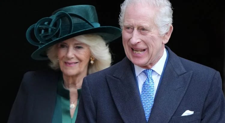 Charles se met en retrait de certaines obligations mais a assisté à la messe de Pâques avec sa femme
