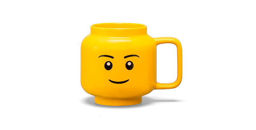 Le premier visage que vous verrez au réveil, celui de votre mug Lego // © Lego