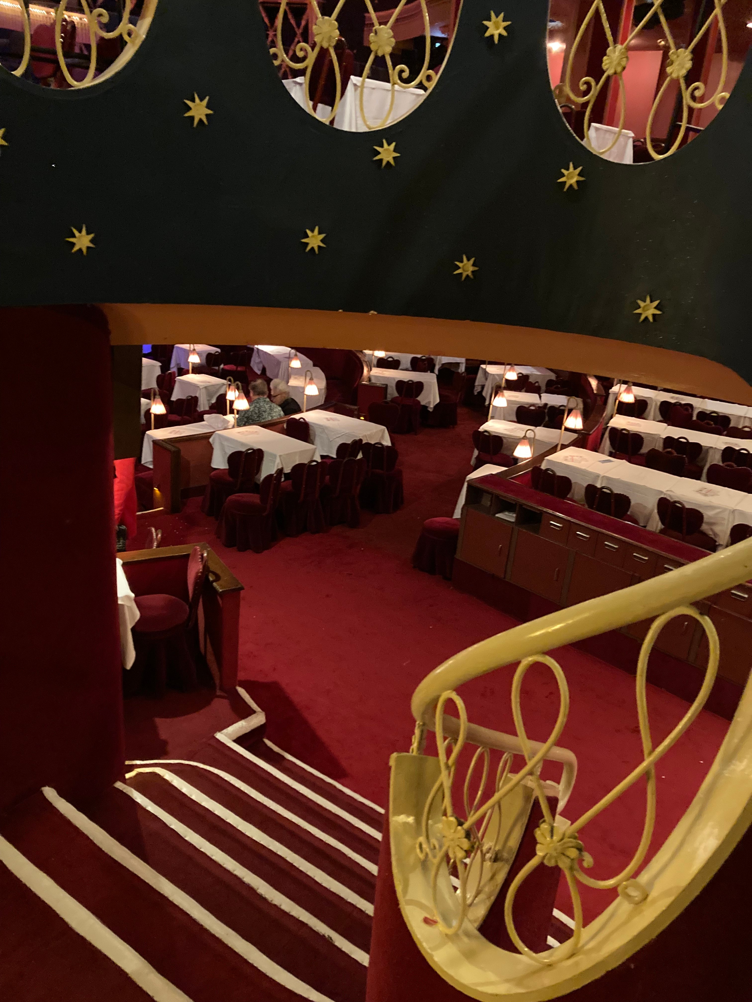... dans le très joli décor années cinquante de La Nouvelle Eve