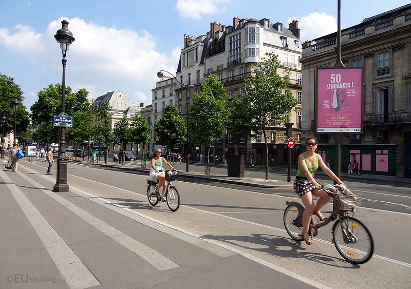 11, 2 % des déplacements dans Paris intra-muros se font désormais à vélo, contre 4,3 % en voiture. (photo Martyn Davis)