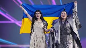 ... et le duo des Ukrainiennes Alyona Alyona et Jerry Heil