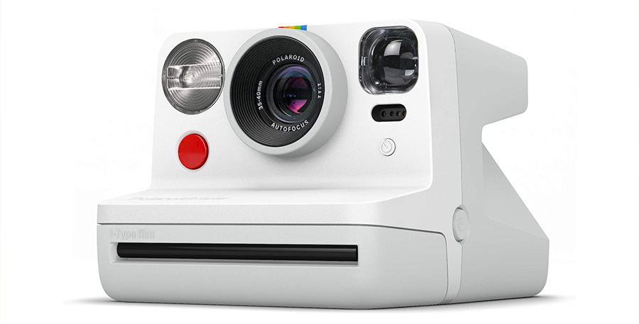 Promis, il fait des photos en couleur // @polaroid
