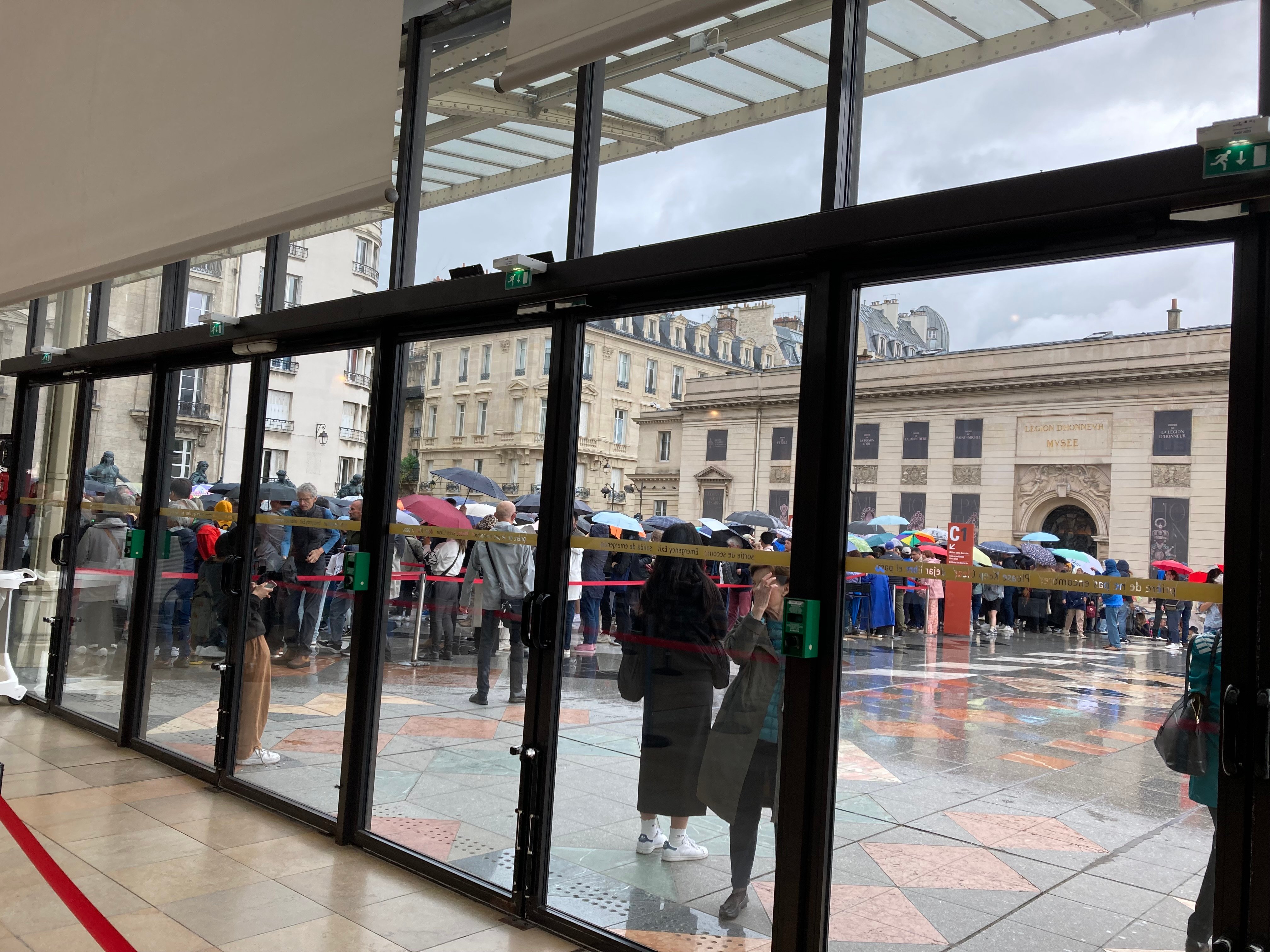Au Musée d'Orsay, un dixième de la queue, un jour de semaine