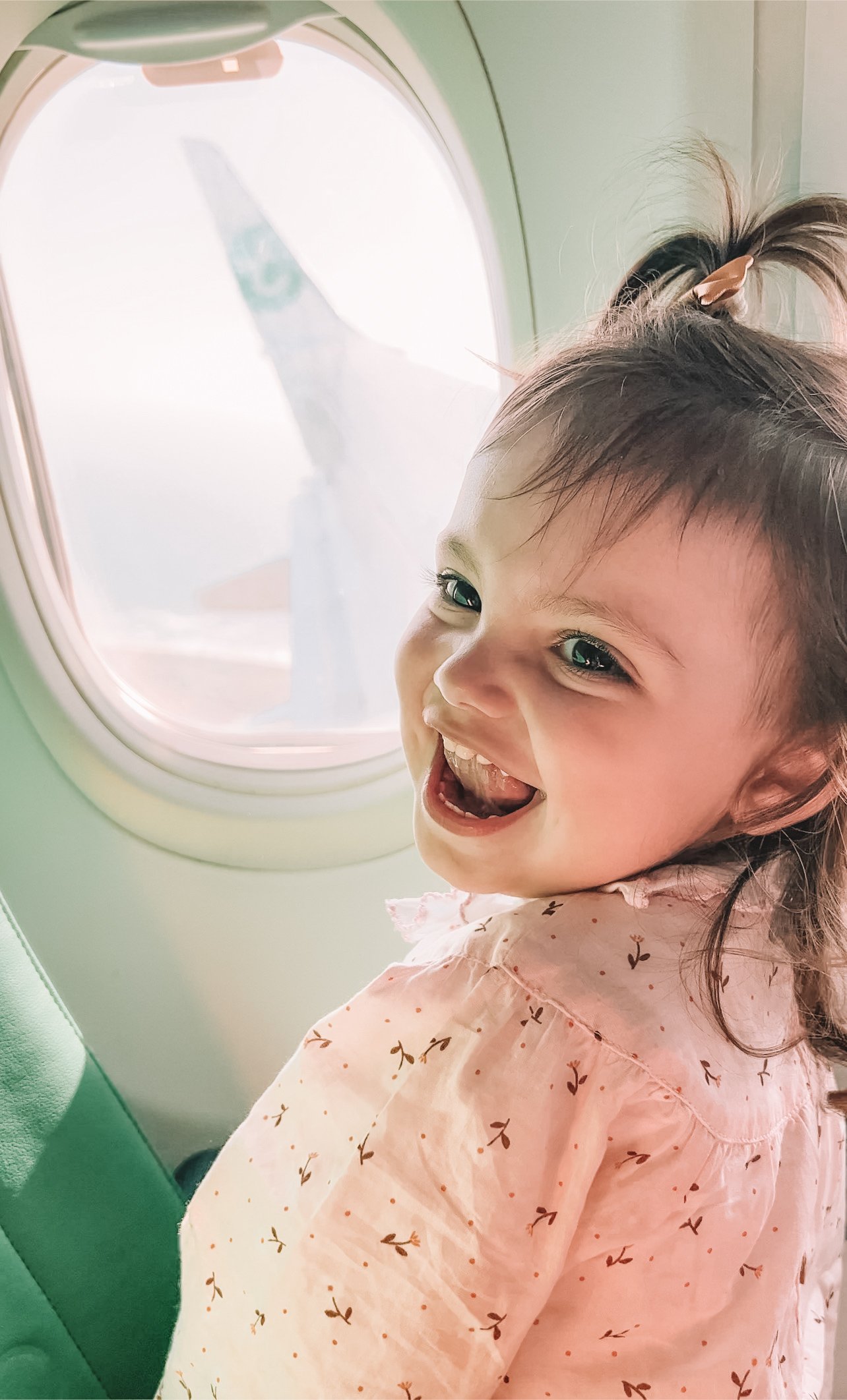 Carla s'éclate en avion